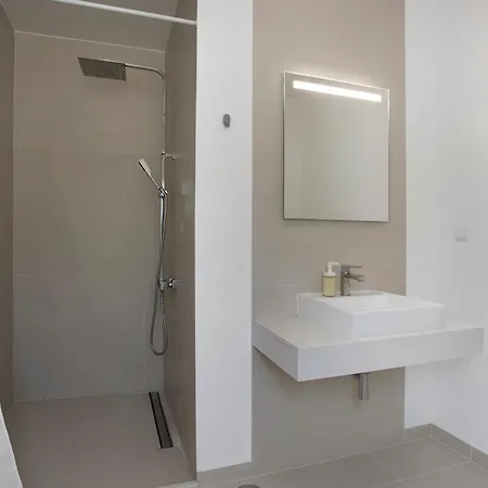 Peace House Βίλα