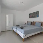 Peace House Βίλα