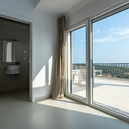 Breeze Retreat Villa